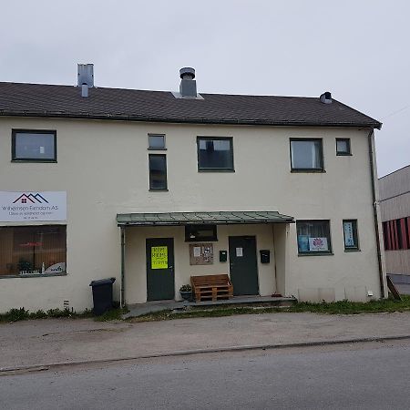 Motel Wilhelmsen Romutleie Vardo Exteriér fotografie